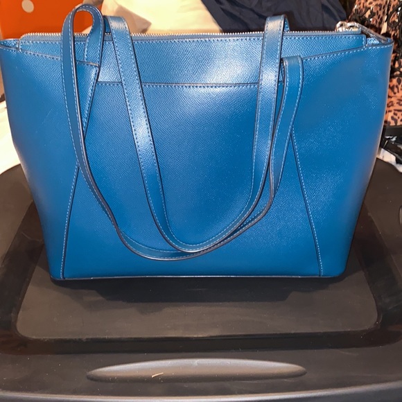 Michael Kors Tote - Picture 2 of 11